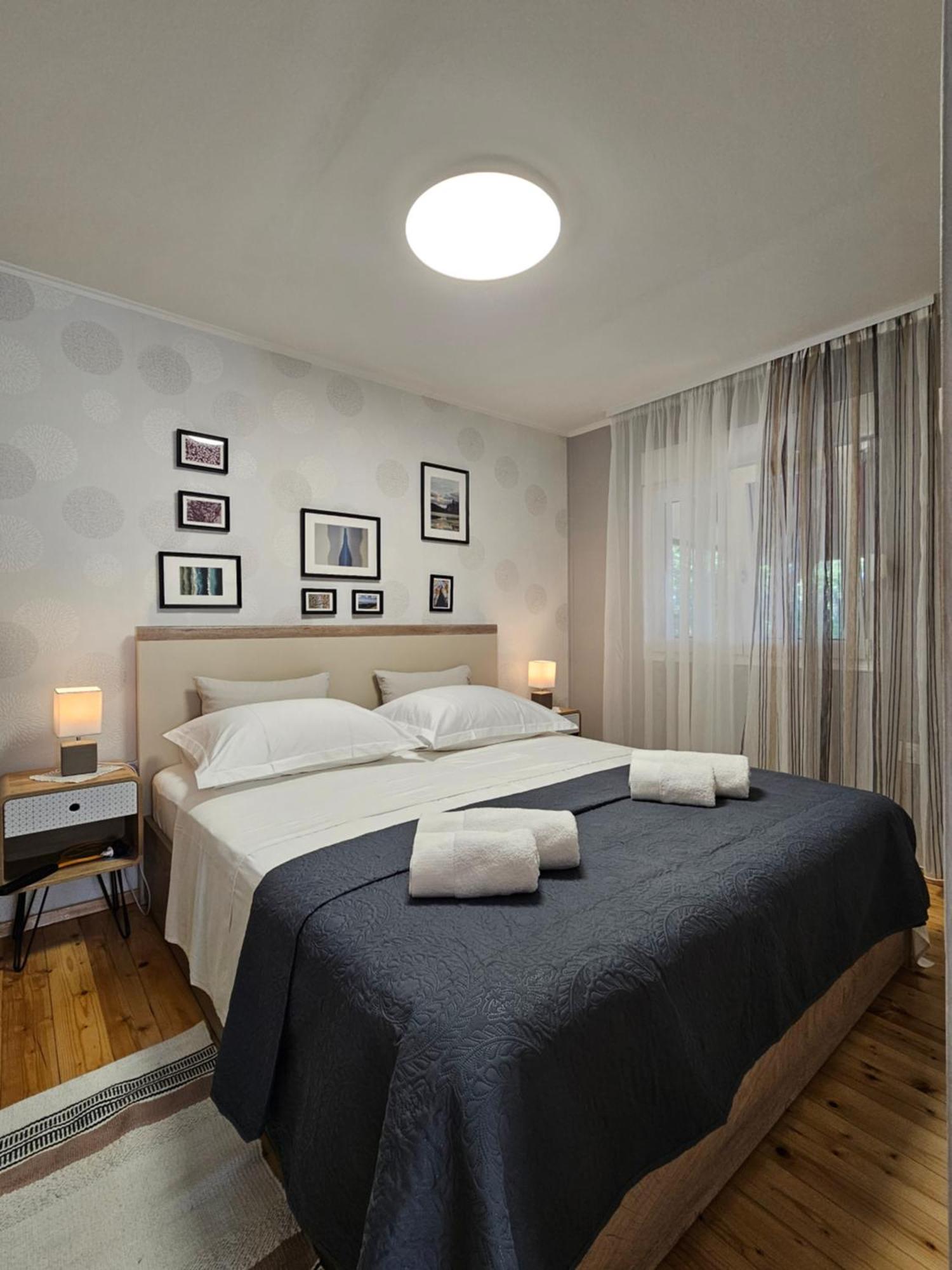 Holiday Home Baricevic โพเซดารเย ภายนอก รูปภาพ