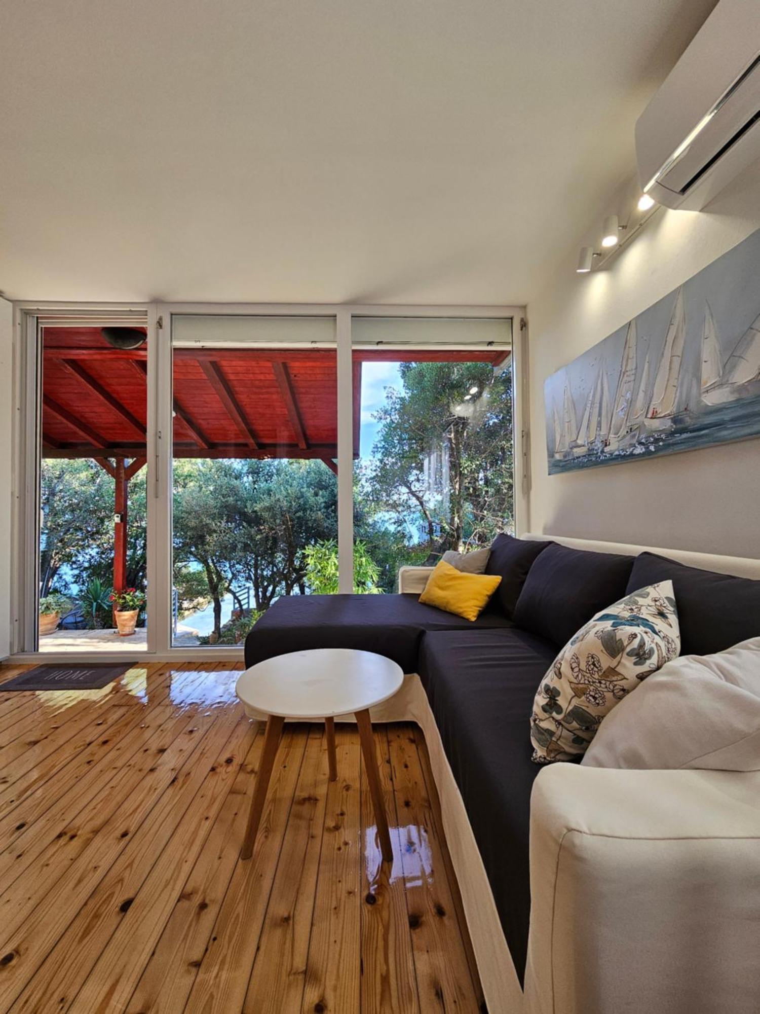 Holiday Home Baricevic โพเซดารเย ภายนอก รูปภาพ